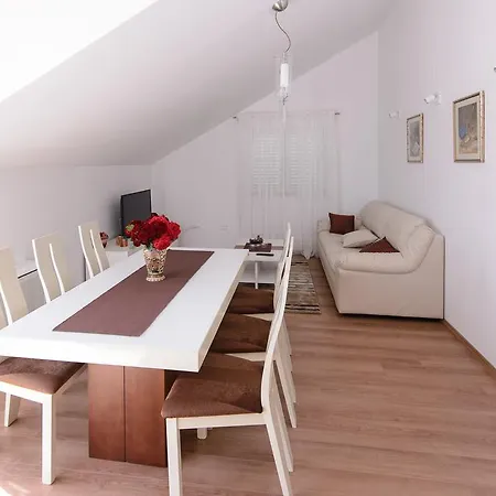 Violeta 2 With Parking Apartamento