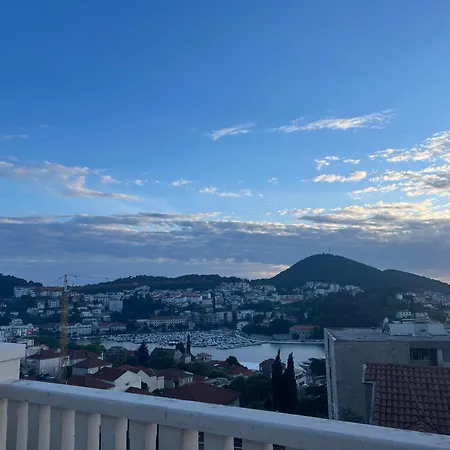 Violeta 2 With Parking