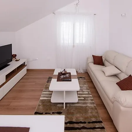 Apartman Violeta 2 With Parking *