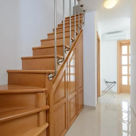 Violeta 2 With Parking *