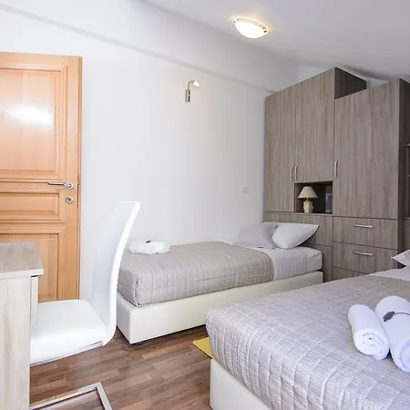 Apartment Violeta 2 With Parking