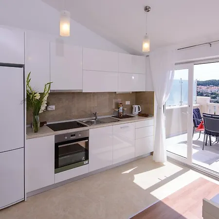 Violeta 2 With Parking Apartment