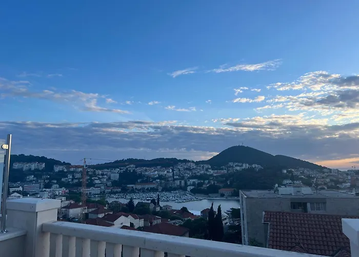 Violeta 2 With Parking