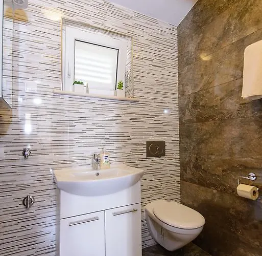 Violeta 2 With Parking Apartmán *