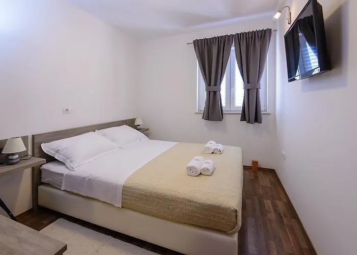 Violeta 2 With Parking Apartmán *