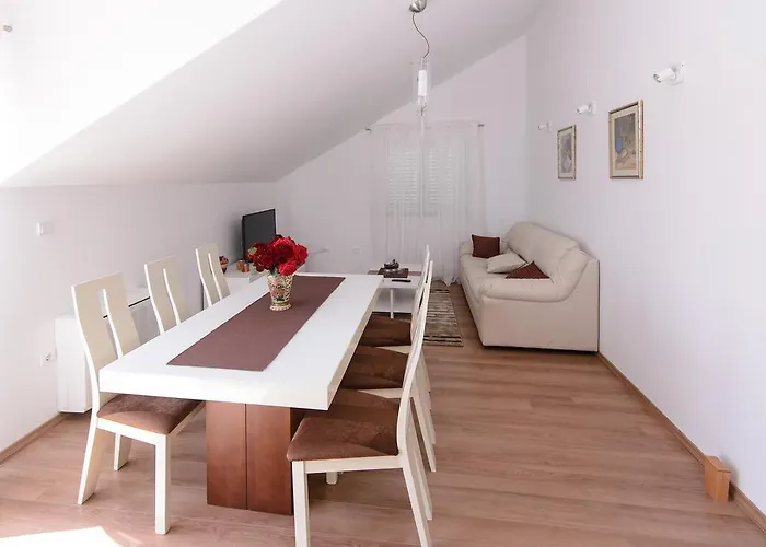 Violeta 2 With Parking Apartmán